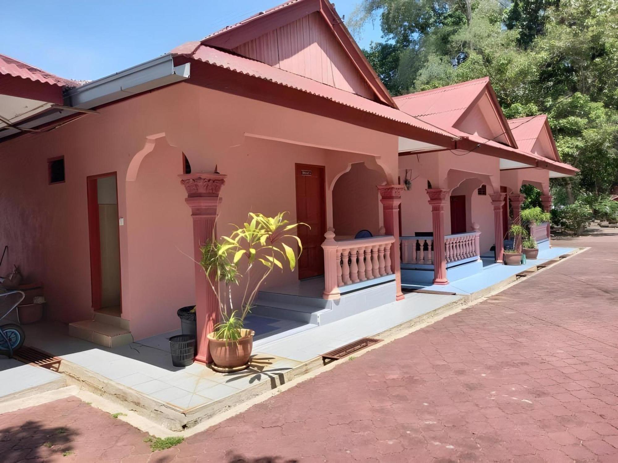 OYO 90103 Bbr Bari Beach Resort Kuala Terengganu Exterior foto