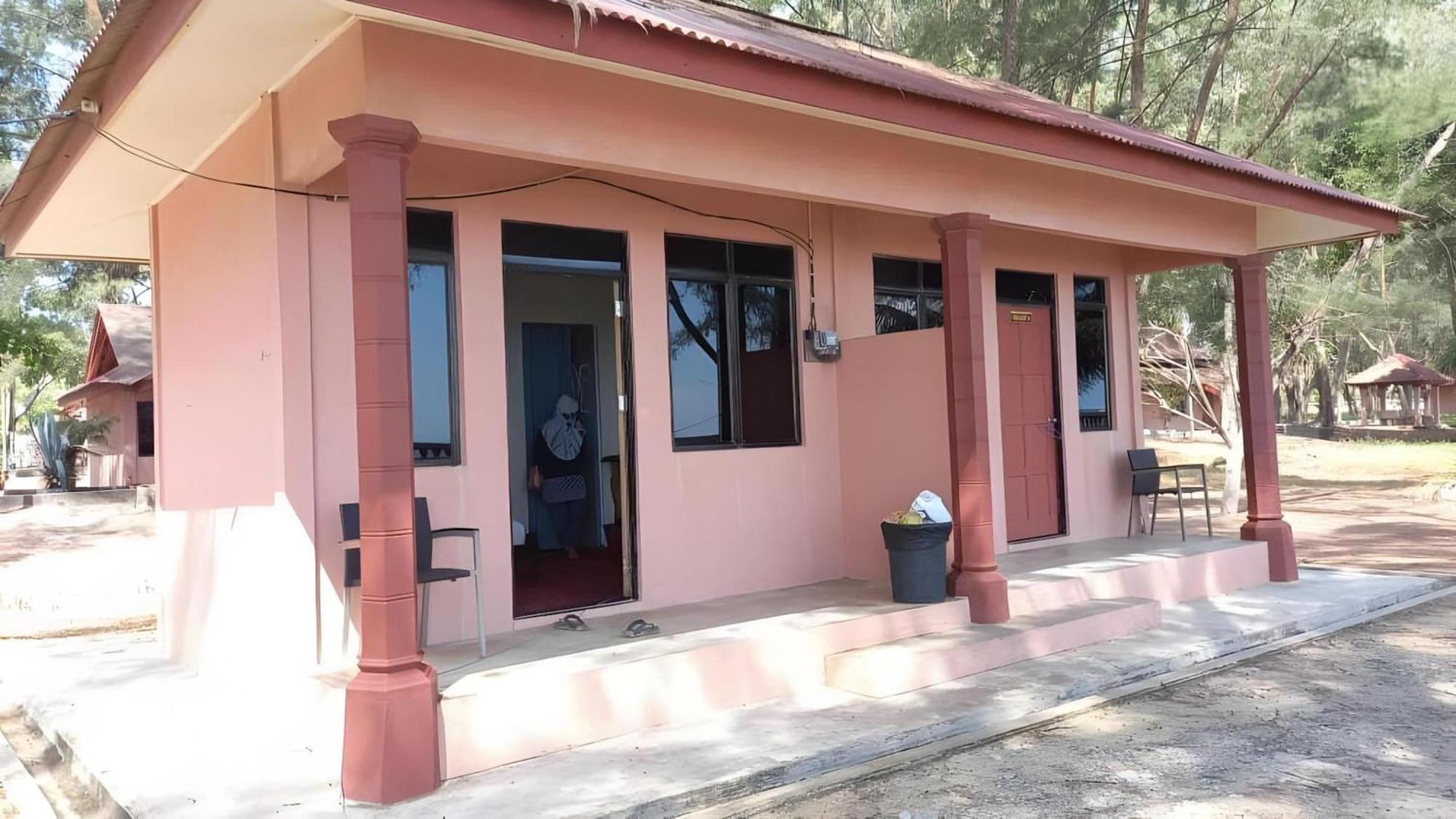 OYO 90103 Bbr Bari Beach Resort Kuala Terengganu Exterior foto
