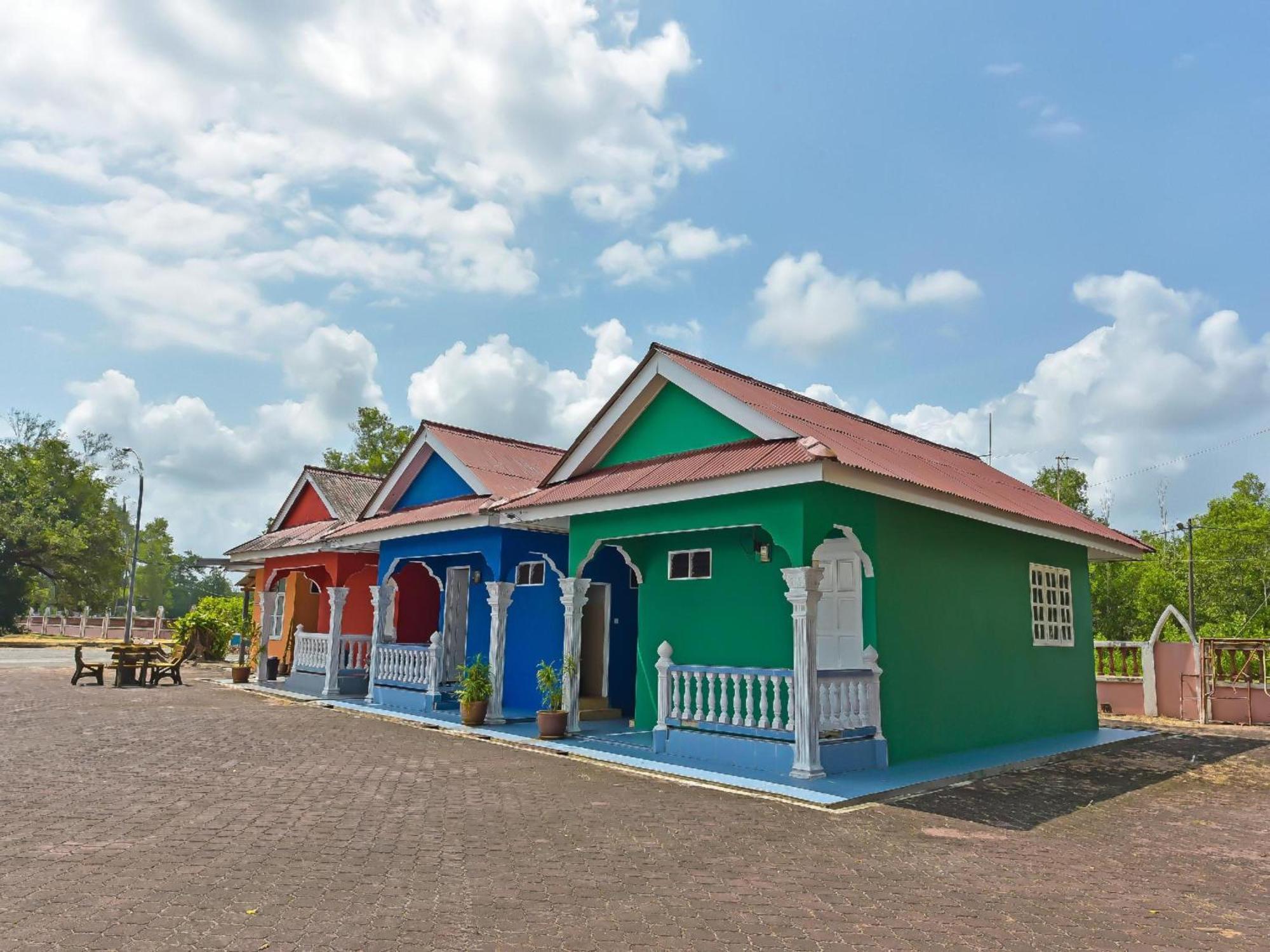 OYO 90103 Bbr Bari Beach Resort Kuala Terengganu Exterior foto